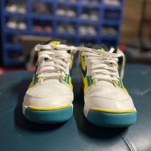 Nike air tech challenge 3 Still in good condition.